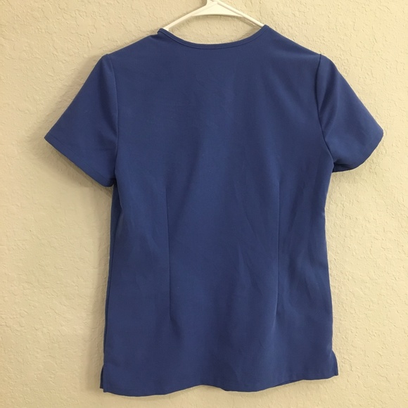 FIGS Casma Three-Pocket Scrub Top Denim - Picture 2 of 3